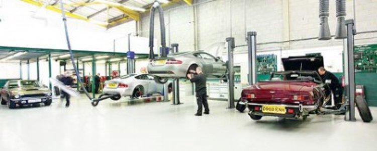 Aston cheamă în service 17.000 de maşini